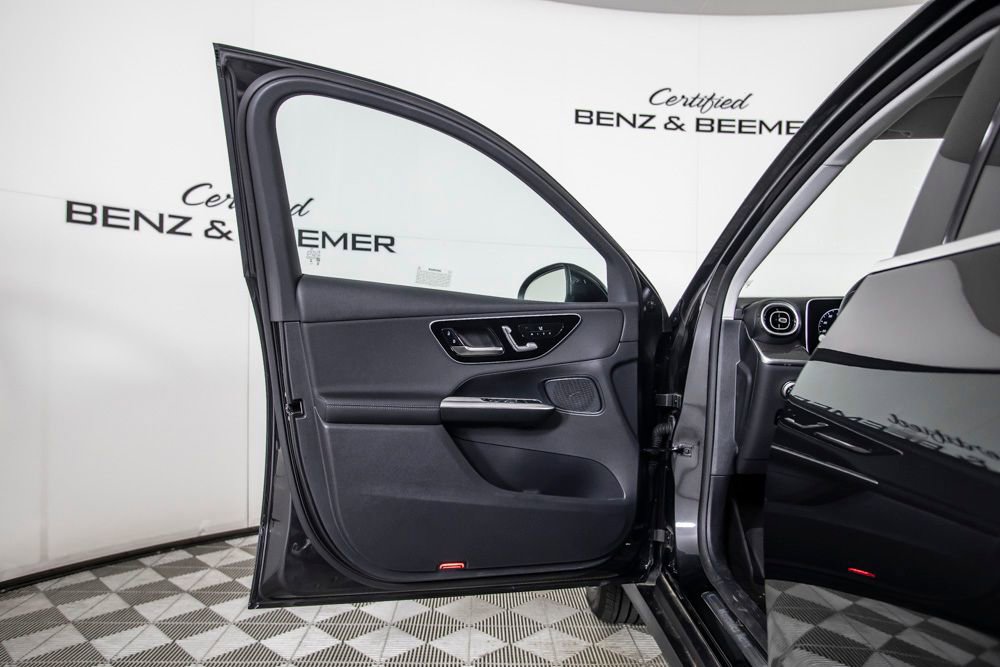 Used 2026 Mercedes-Benz GLC 350e 4MATIC image 17