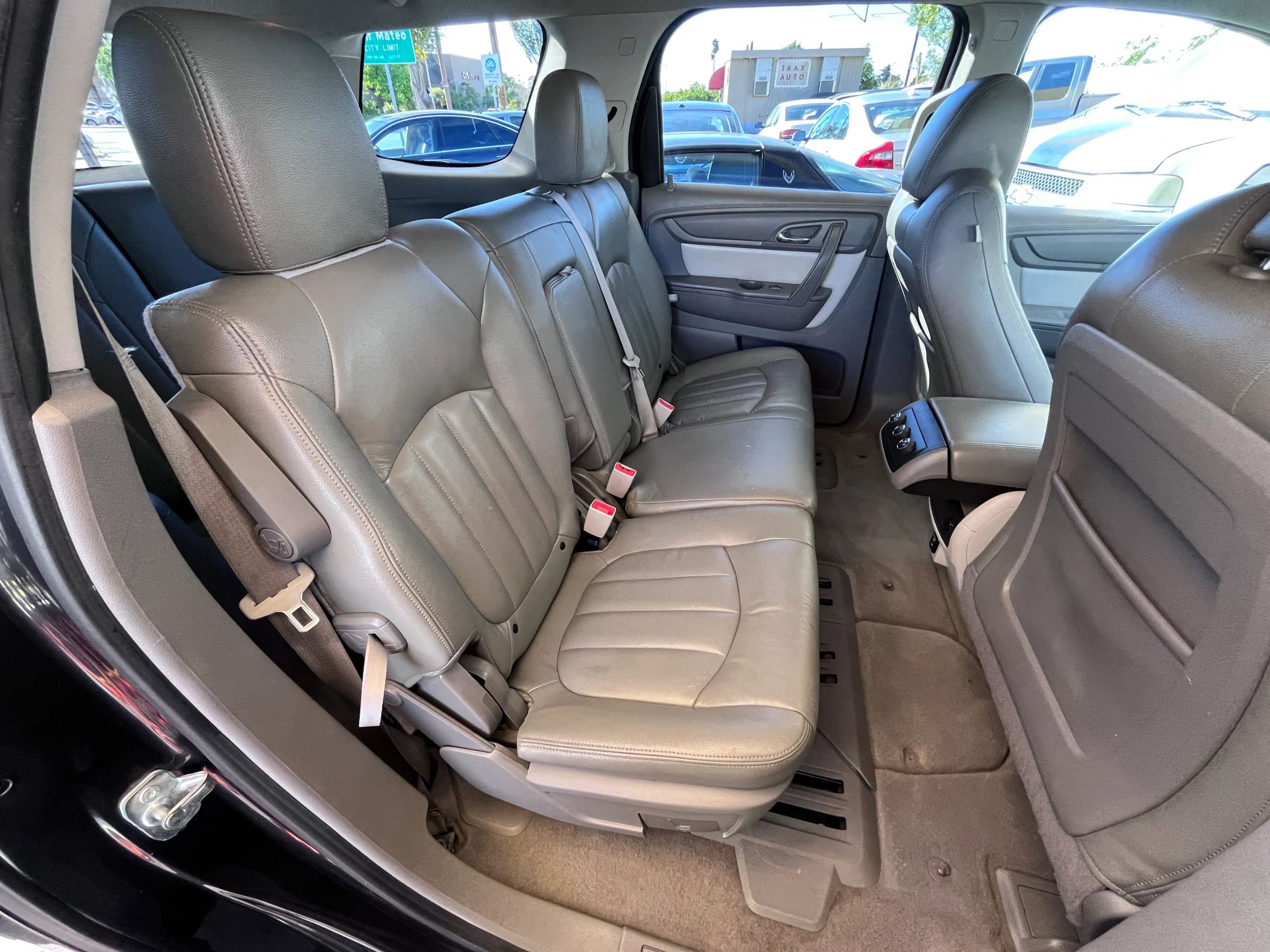 Used 2015 GMC Acadia SLE FWD image 11