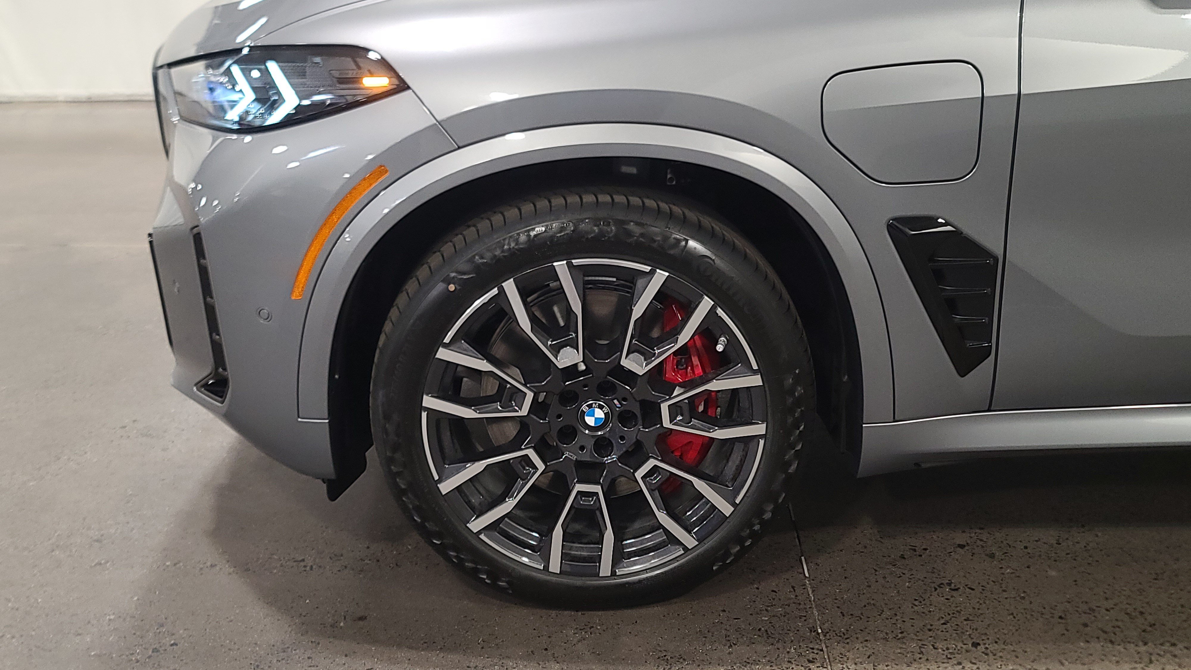 Used 2026 BMW X5 xDrive50e w/ M Sport Package AWD/4WD image 10