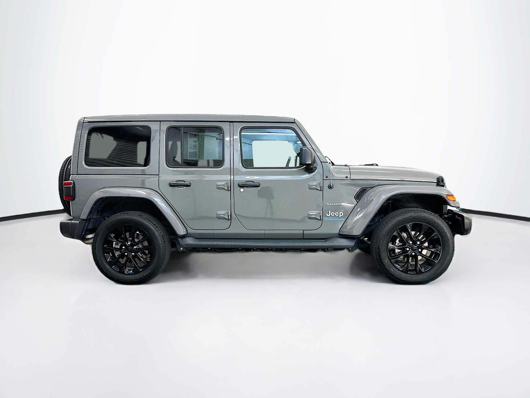 Used 2023 Jeep Wrangler Unlimited Sahara AWD/4WD image 10