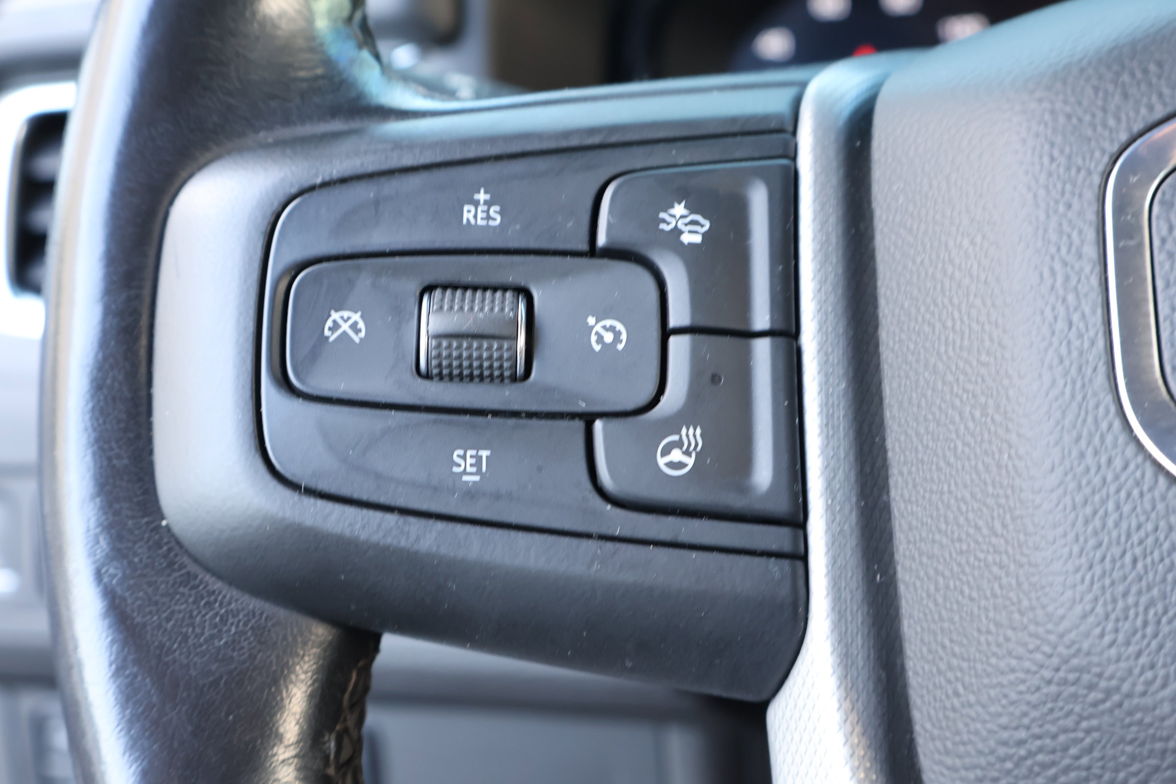 Used 2022 GMC Yukon XL Denali image 29