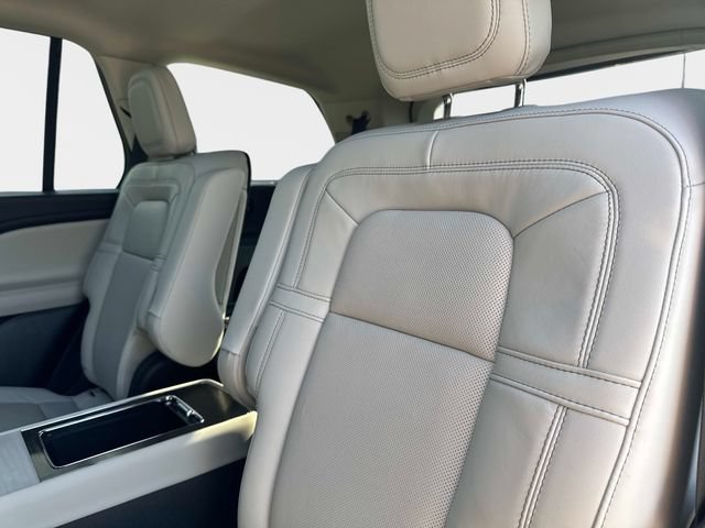 Used 2025 Lincoln Aviator Reserve w/ Equipment Group 201A AWD/4WD image 15