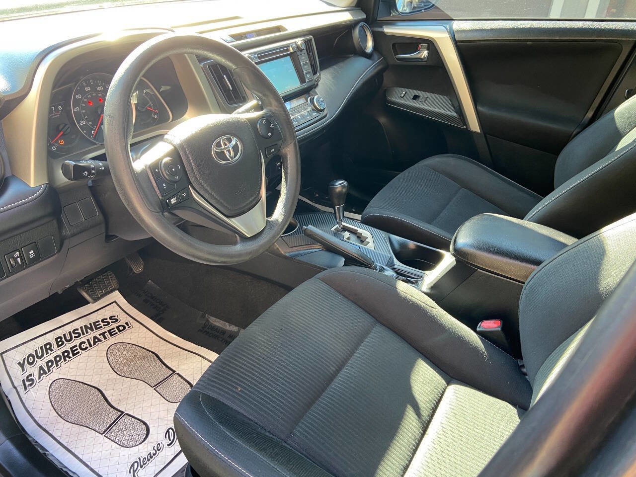 Used 2015 Toyota RAV4 XLE FWD image 10