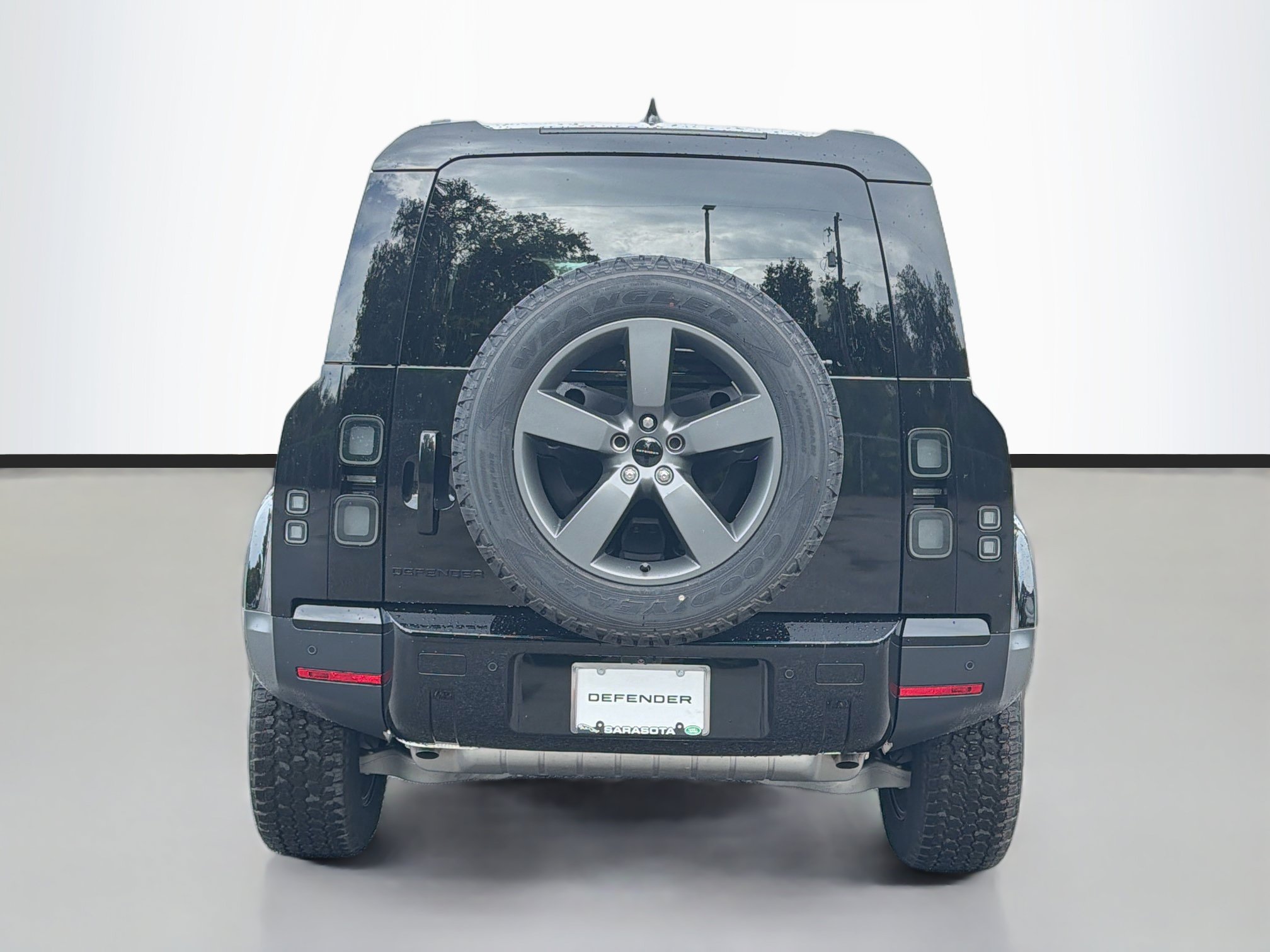 New 2026 Land Rover Defender 110 S AWD/4WD image 4