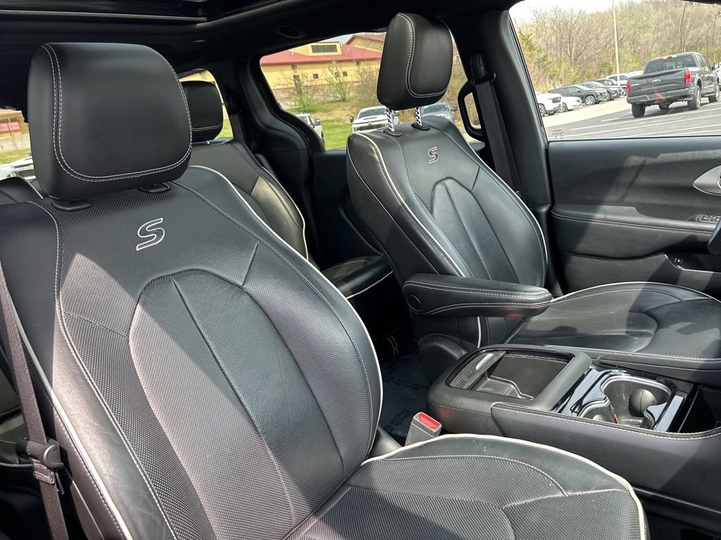Used 2024 Chrysler Pacifica Premium FWD image 49