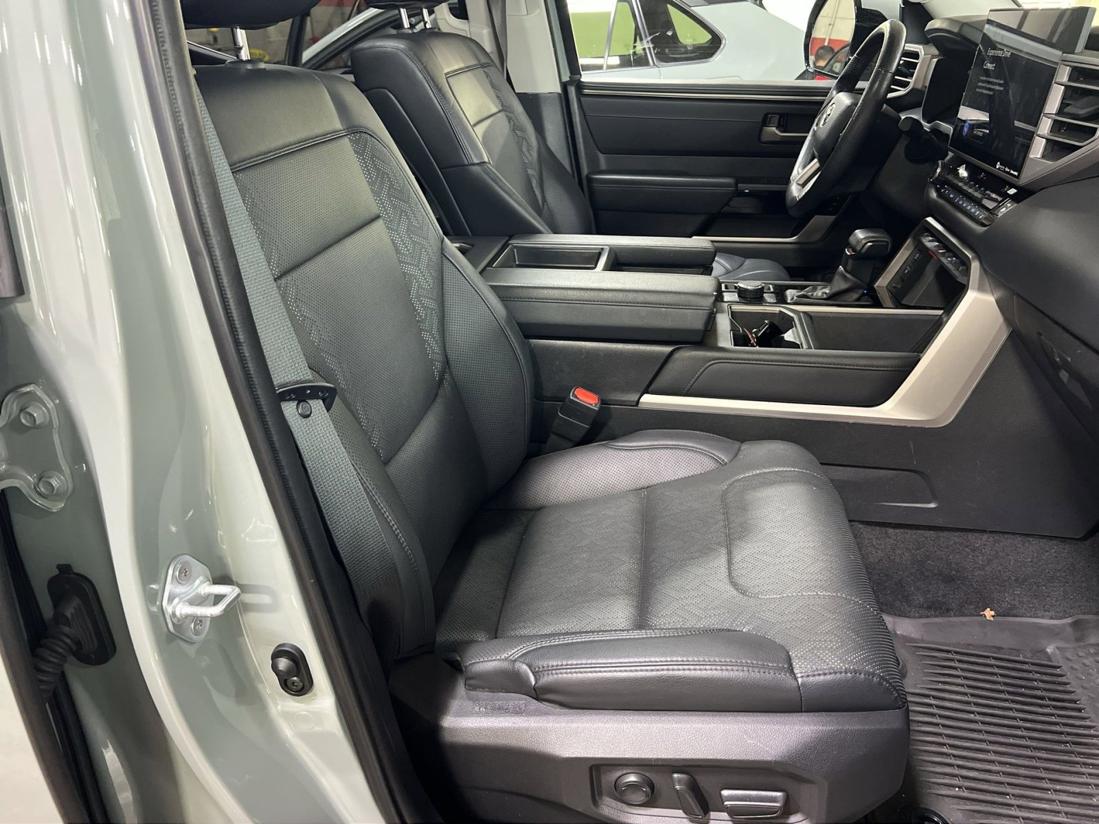 Used 2023 Toyota Tundra Limited image 25