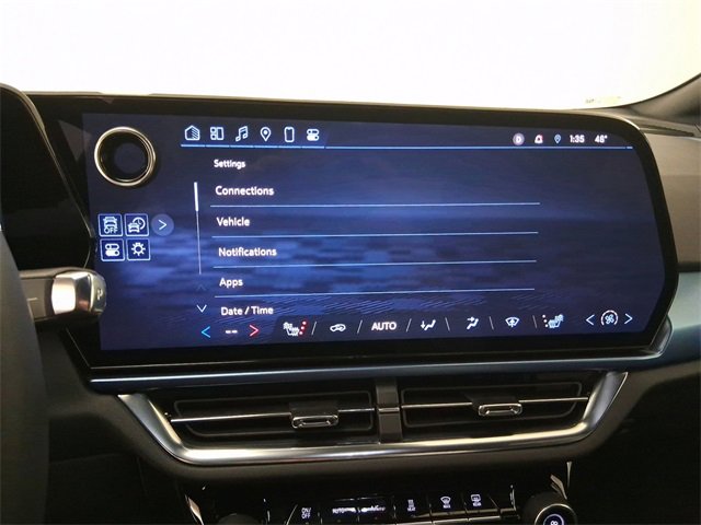 Used 2025 Chevrolet Equinox EV LT w/ Convenience Package image 26