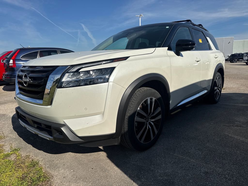 Used 2024 Nissan Pathfinder Platinum
