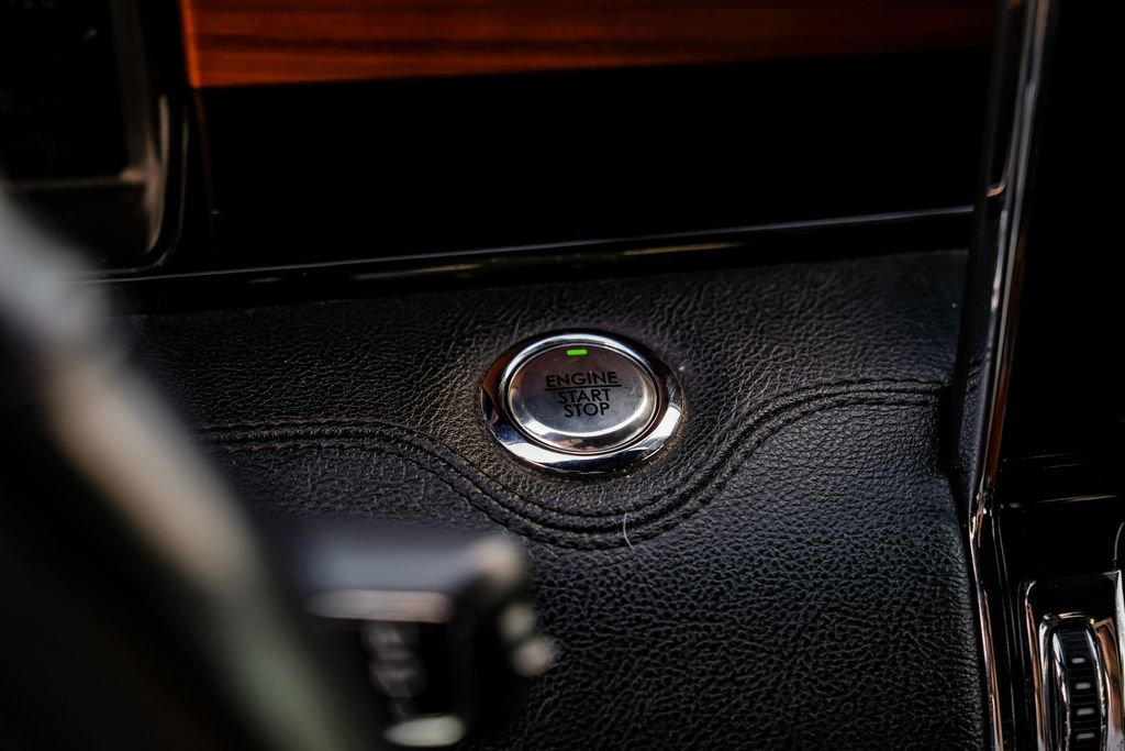 Used 2020 Lincoln Navigator Reserve RWD image 20