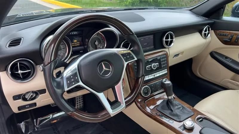 Used 2014 Mercedes-Benz SLK 250 image 28