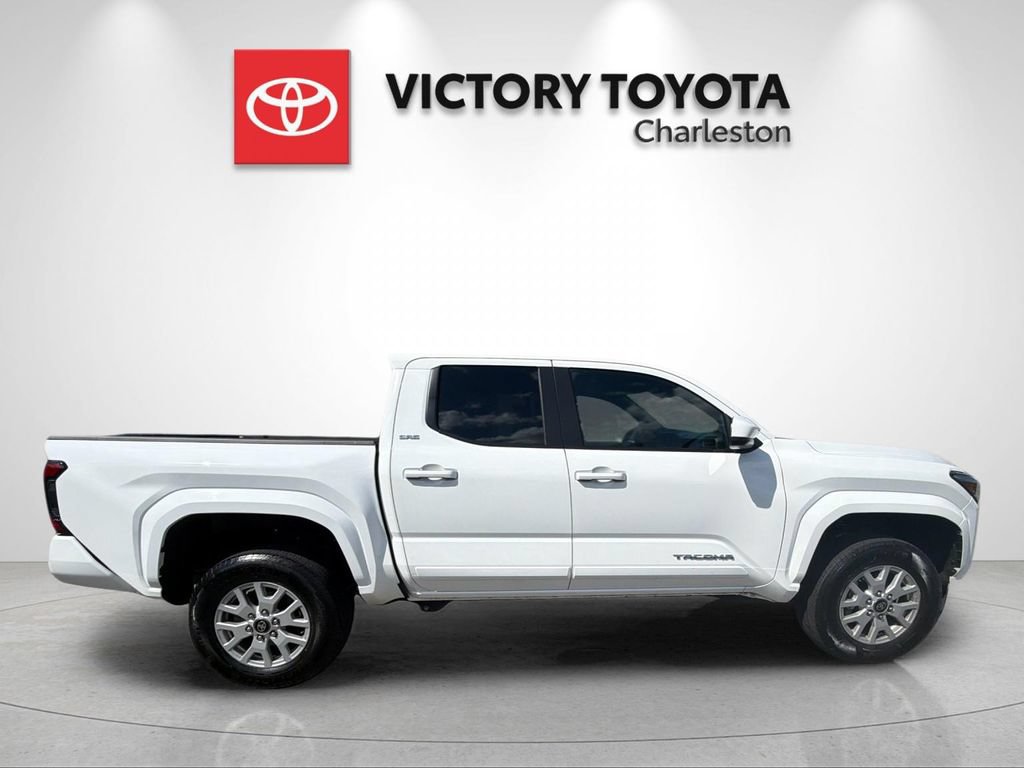 Used 2025 Toyota Tacoma SR5 AWD/4WD image 6