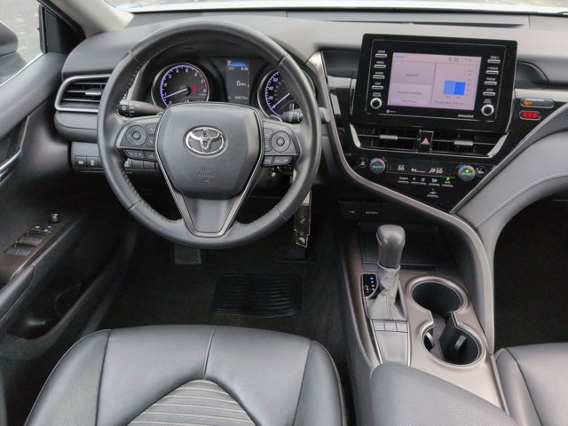 Used 2023 Toyota Camry SE image 16