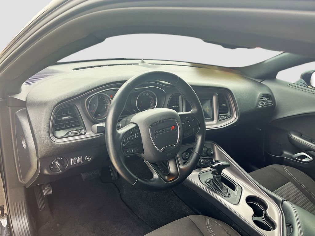 Used 2023 Dodge Challenger SXT image 9