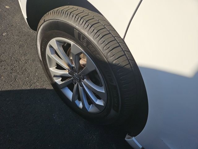 Used 2016 Audi Q5 2.0T Premium Plus w/ Technology Package image 8