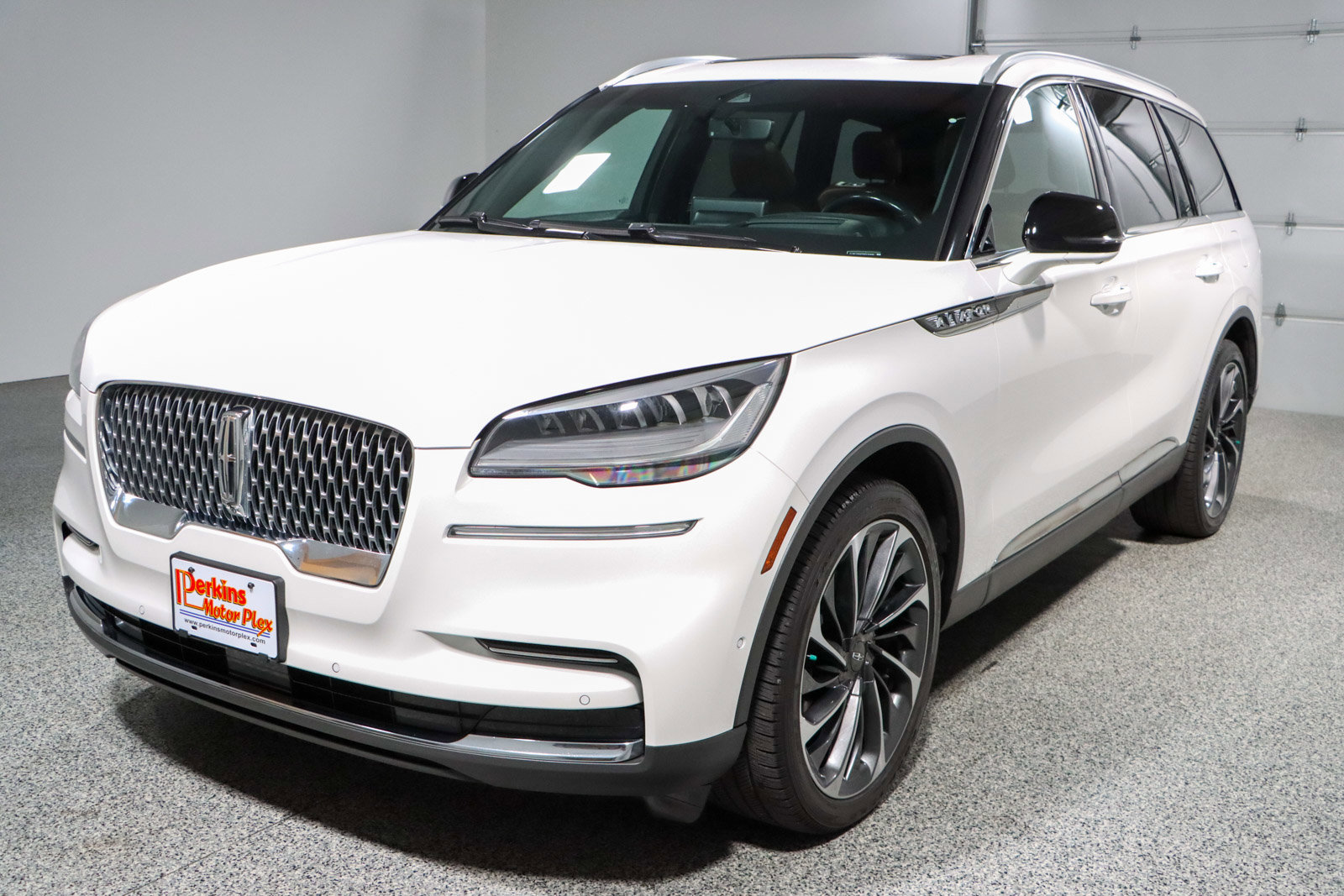 Used 2023 Lincoln Aviator Reserve w/ Equipment Group 201A image 34