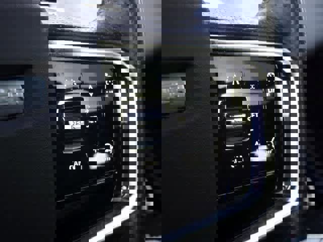 Used 2021 Land Rover Range Rover Velar R-Dynamic S image 20