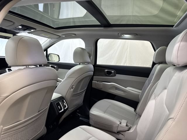 Used 2023 Kia Sorento EX w/ Panoramic Sunroof Package FWD image 14