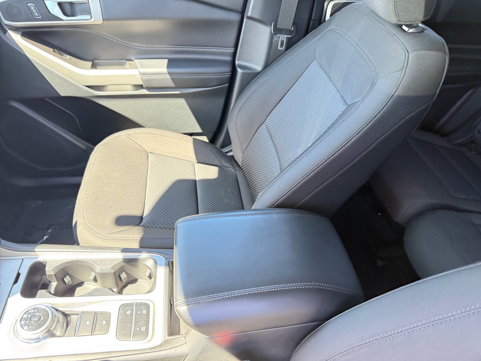 Used 2022 Ford Explorer XLT RWD image 14