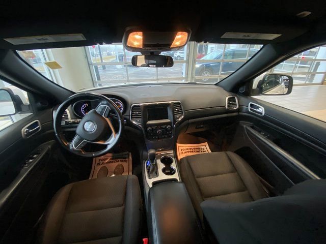 Used 2020 Jeep Grand Cherokee Laredo image 13