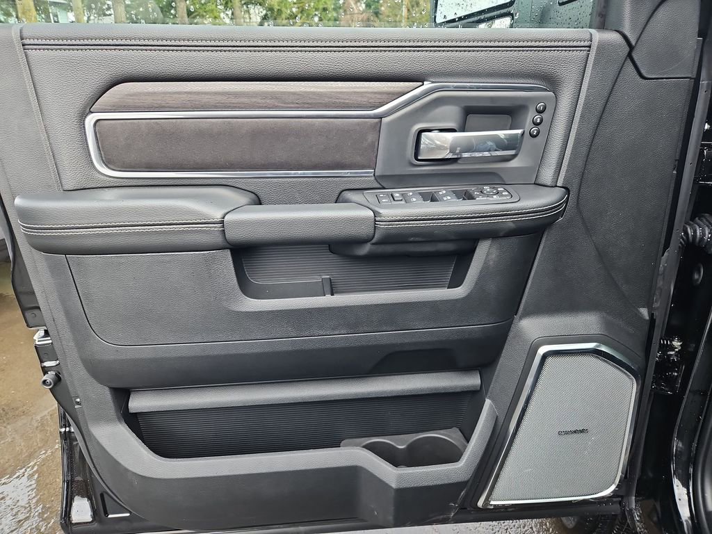 New 2026 RAM 2500 Laramie AWD/4WD image 11