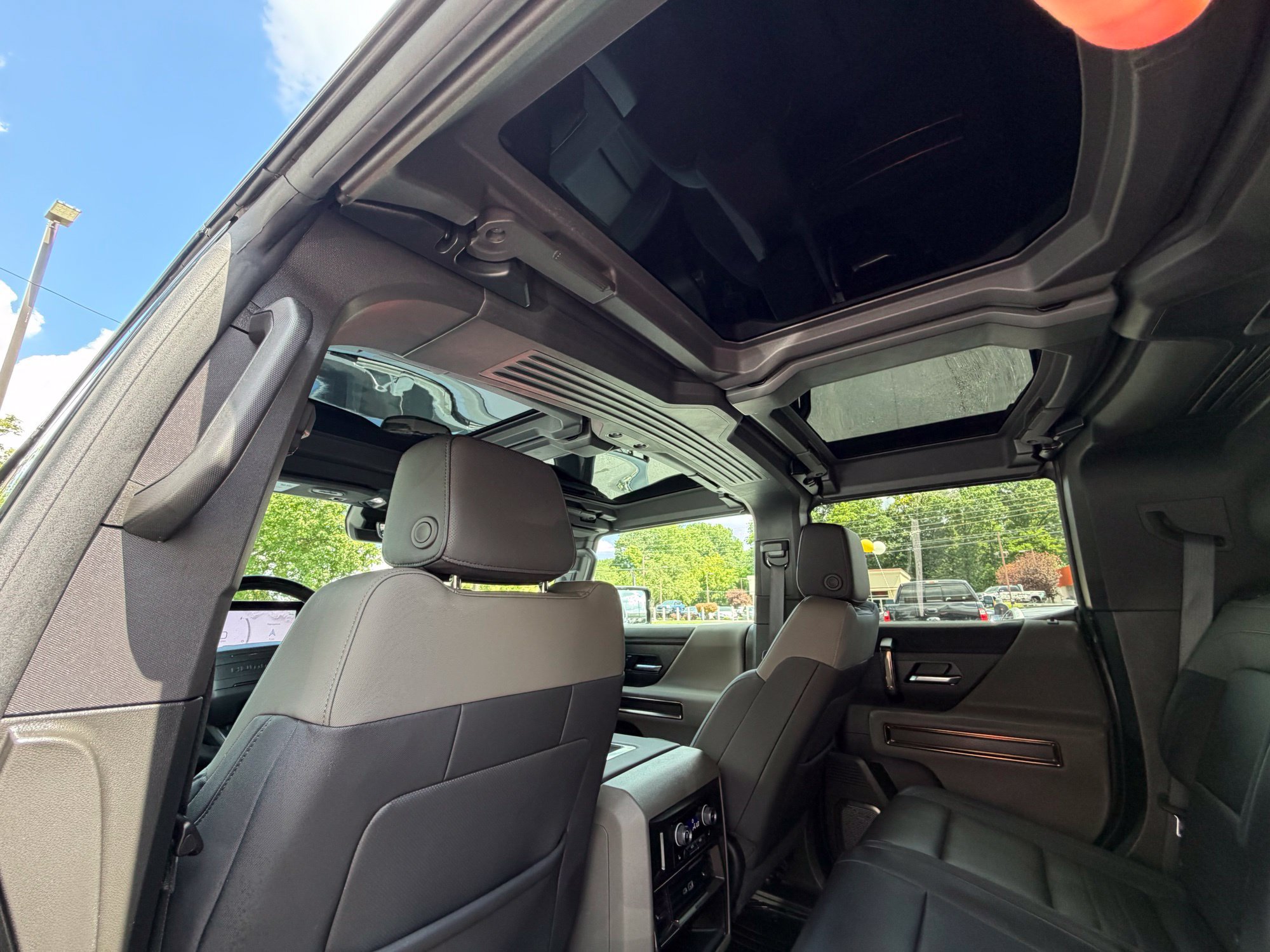 Used 2024 GMC Hummer EV 2X w/ Extreme Off-Road Package AWD/4WD image 17