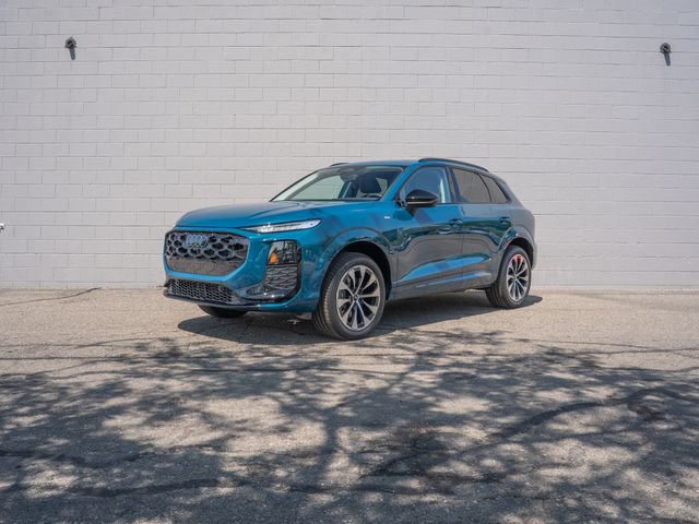New 2026 Audi Q3 quattro 2.0T AWD/4WD image 1