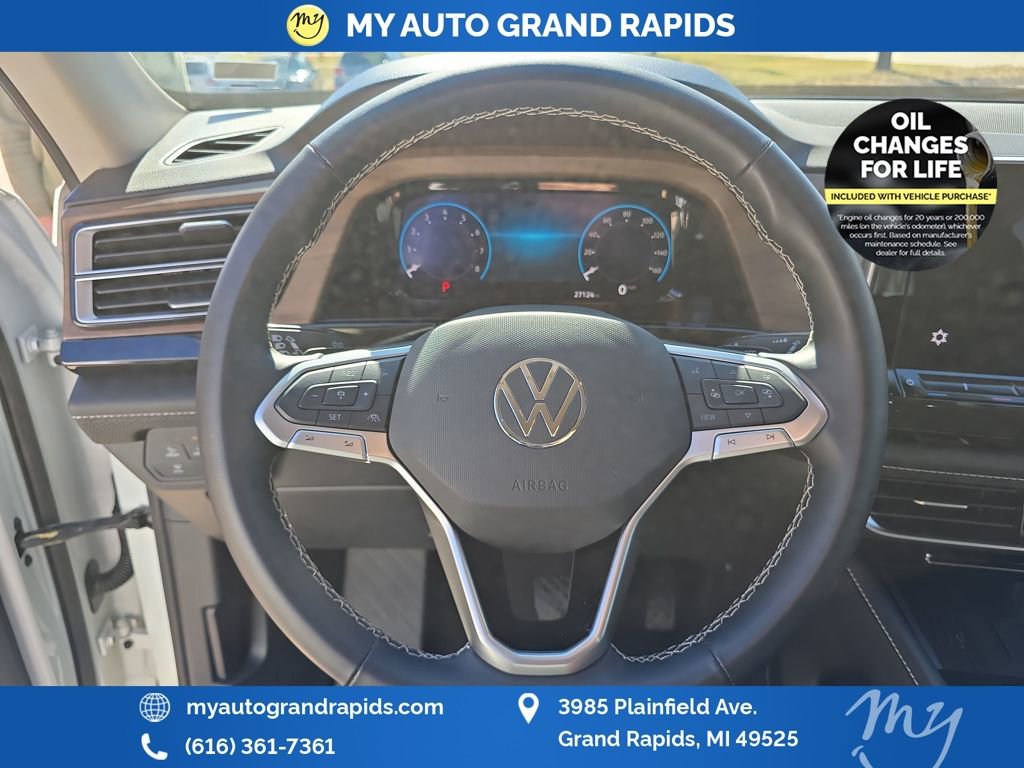 Used 2025 Volkswagen Atlas SE image 14