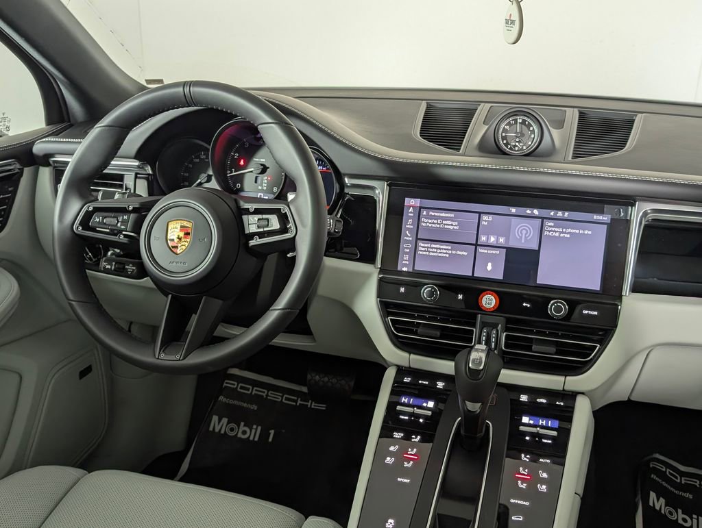 New 2026 Porsche Macan image 22
