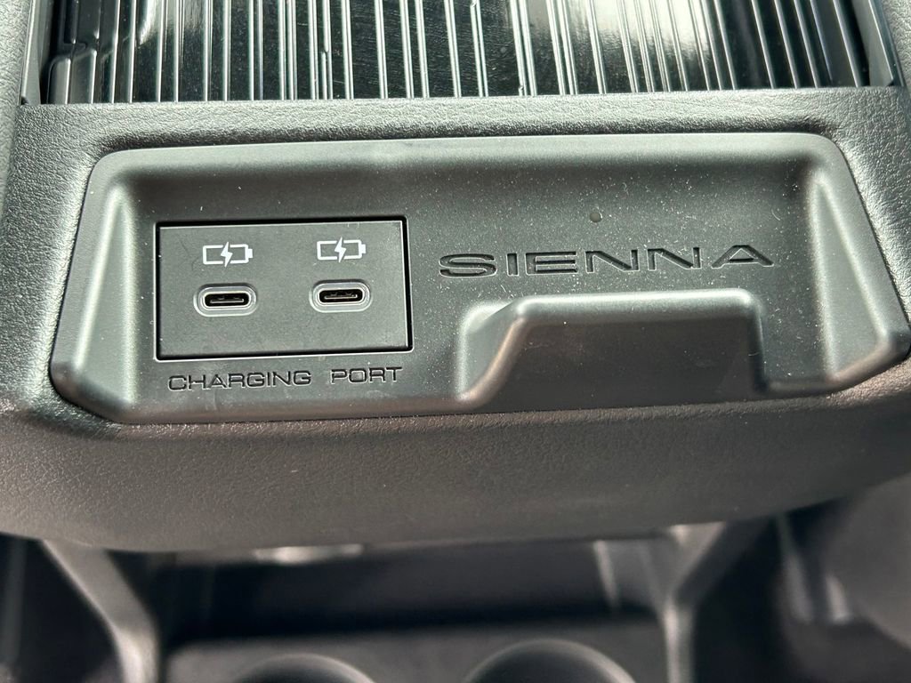 Certified 2025 Toyota Sienna XLE Woodland Edition AWD/4WD image 25