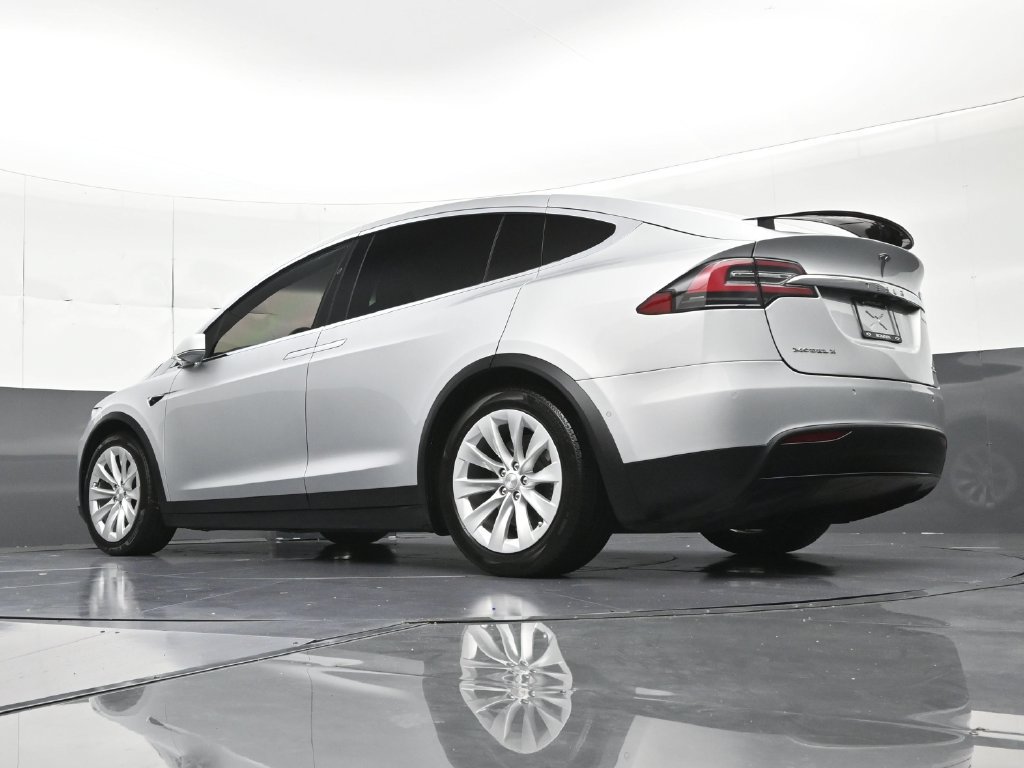 Used 2018 Tesla Model X 100D AWD/4WD image 25