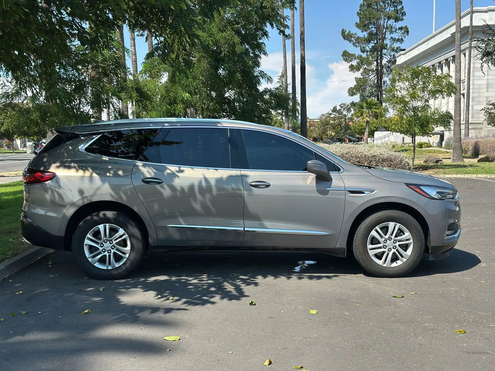 Used 2019 Buick Enclave Essence image 5