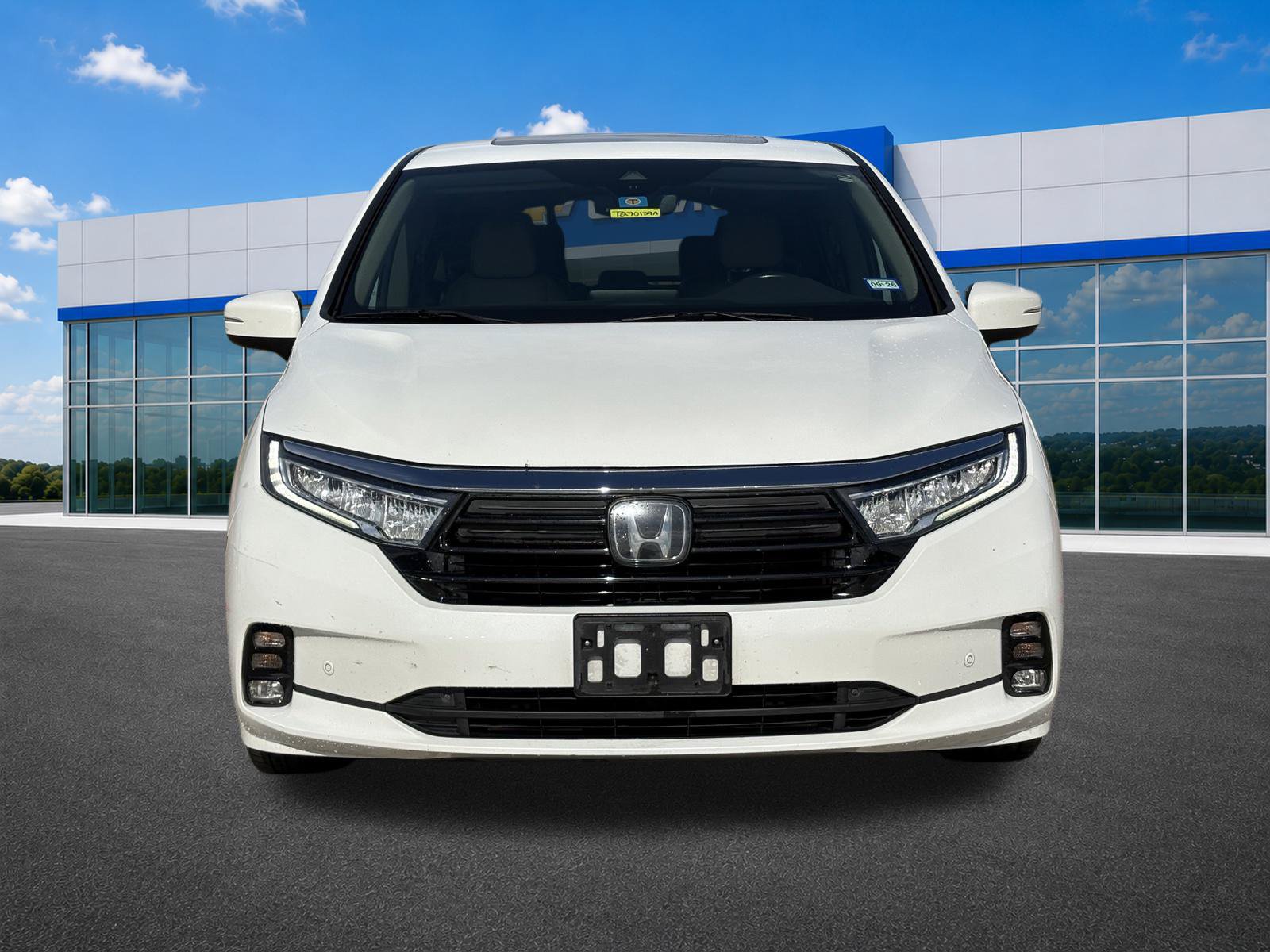 Used 2023 Honda Odyssey Elite image 2