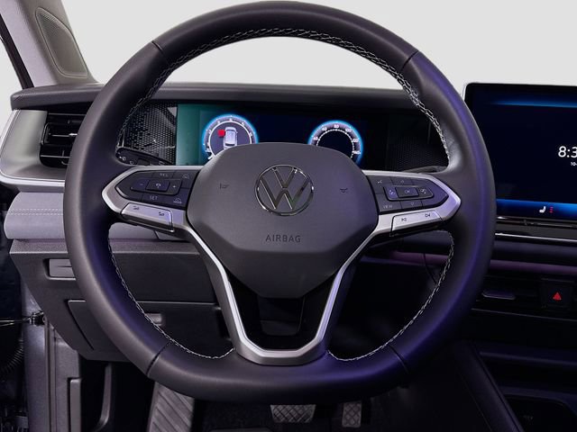 New 2025 Volkswagen Tiguan SE image 12