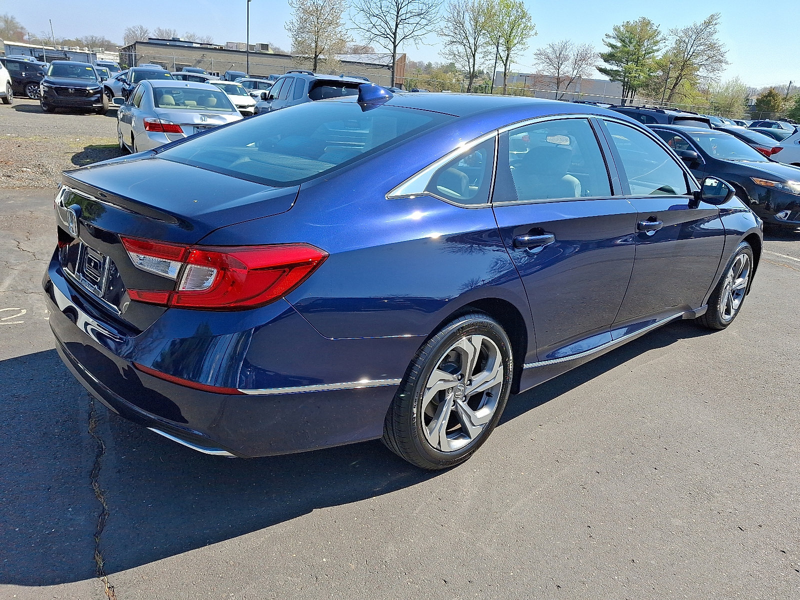 Used 2018 Honda Accord EX image 6