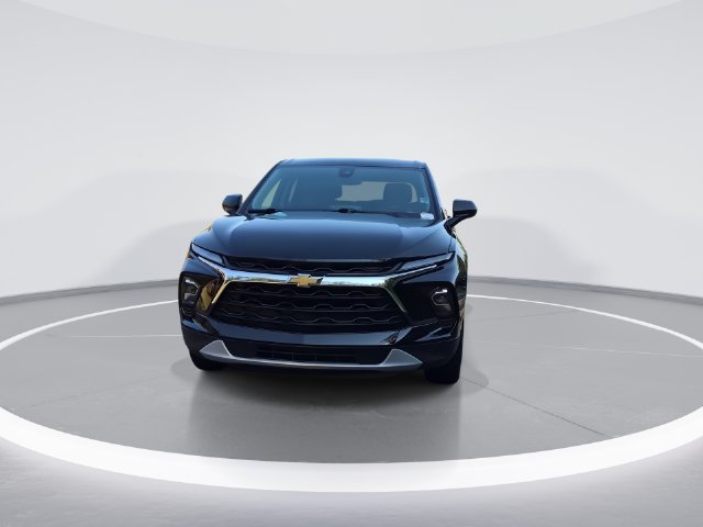 Used 2025 Chevrolet Blazer LT AWD/4WD image 3