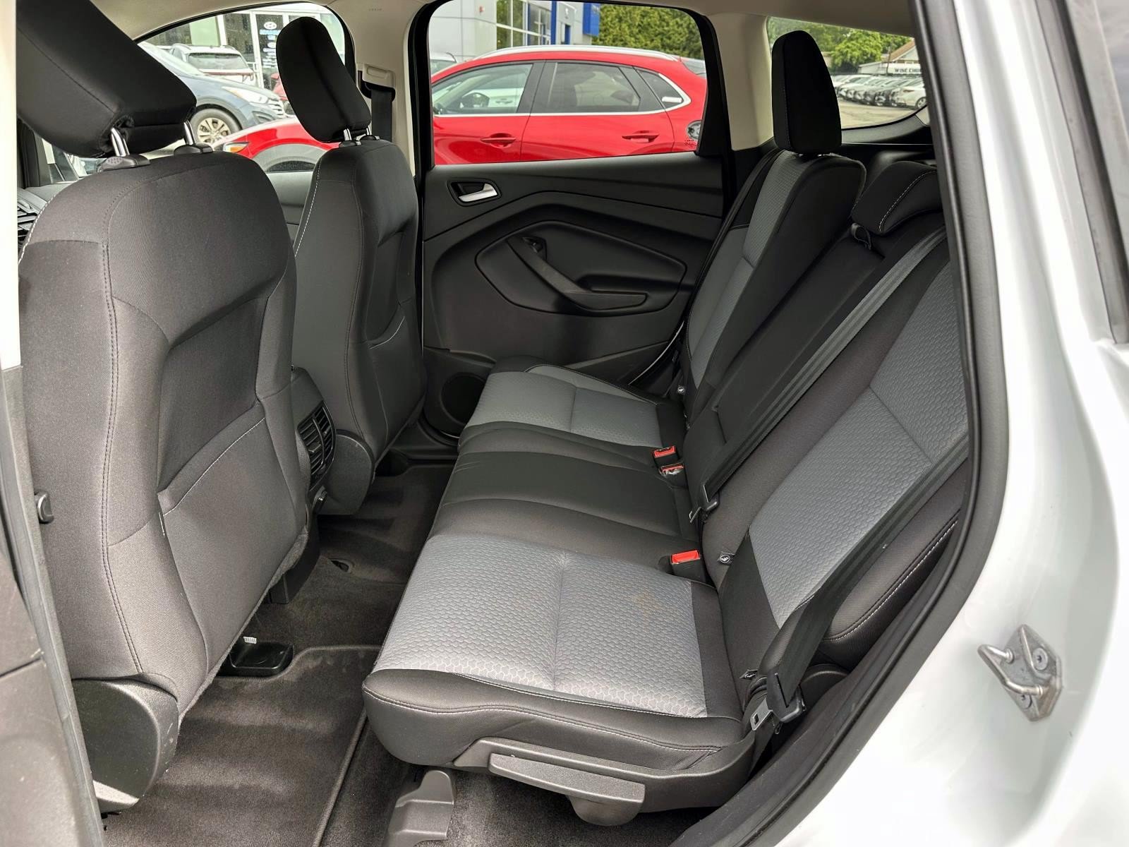Used 2018 Ford Escape SE w/ SE Sync 3 Package AWD/4WD image 12