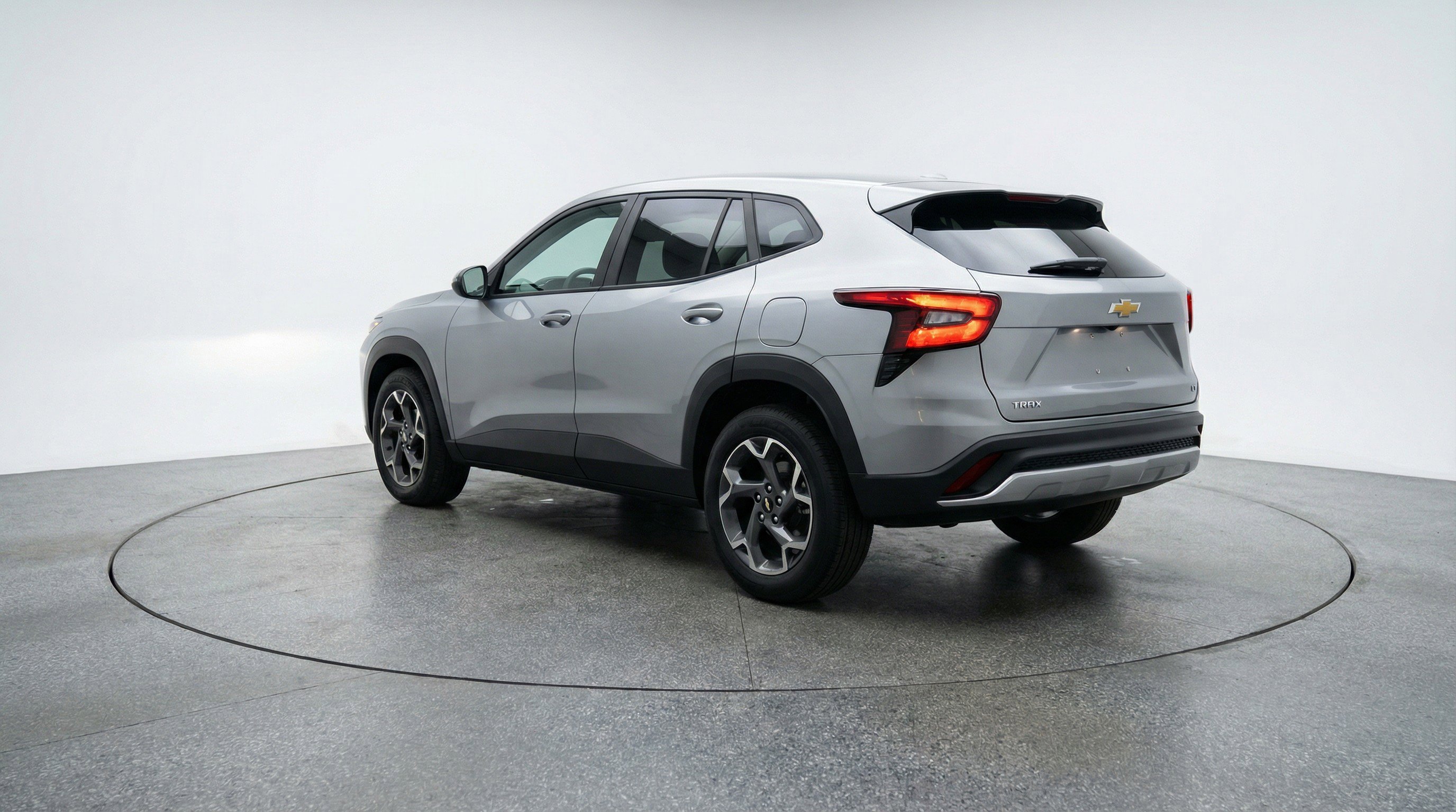 Used 2025 Chevrolet Trax LT FWD image 6