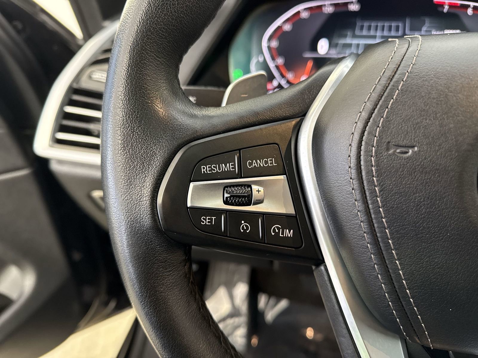 Used 2022 BMW X5 xDrive40i w/ Premium Package image 13