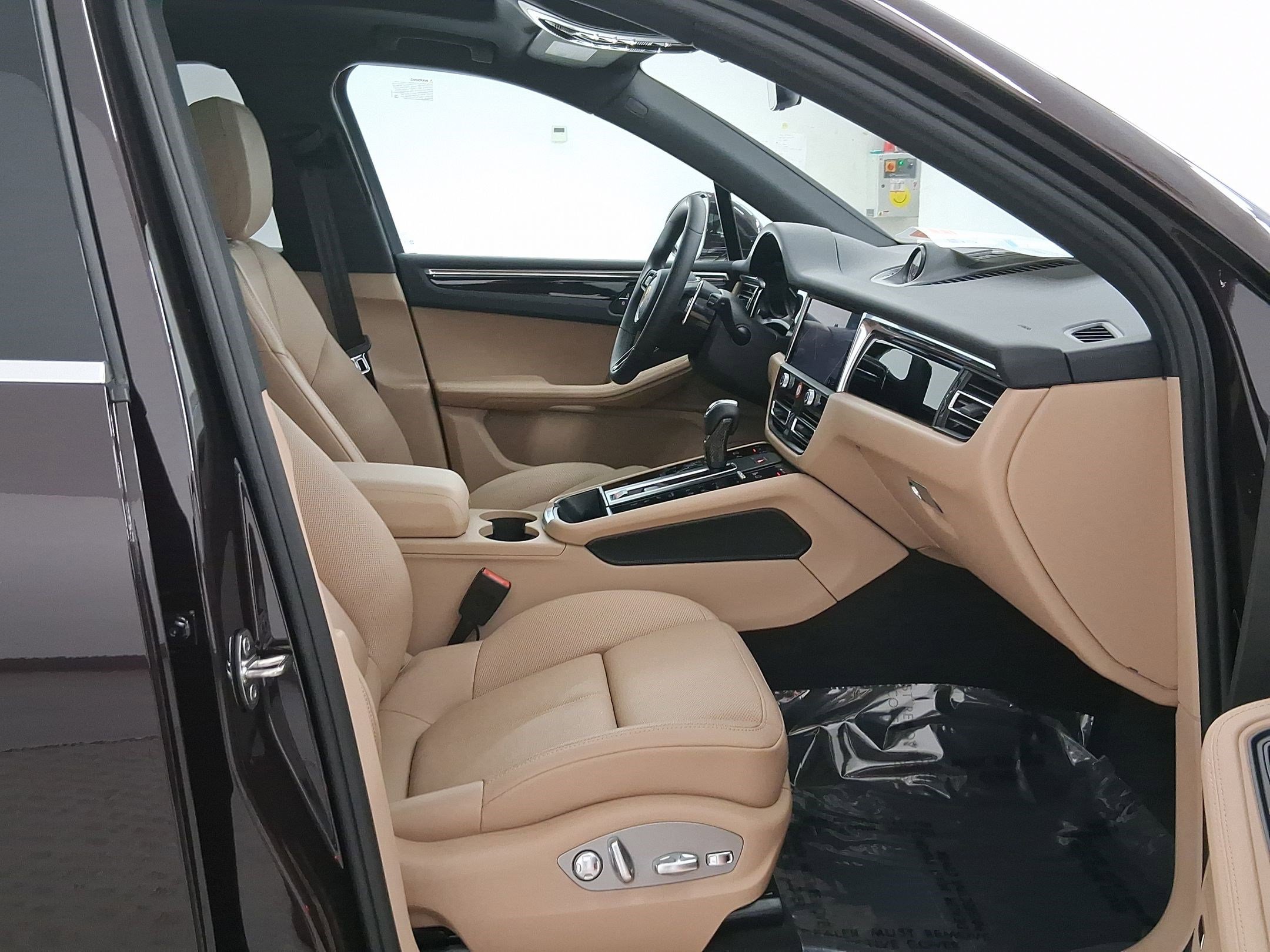 Used 2026 Porsche Macan image 37