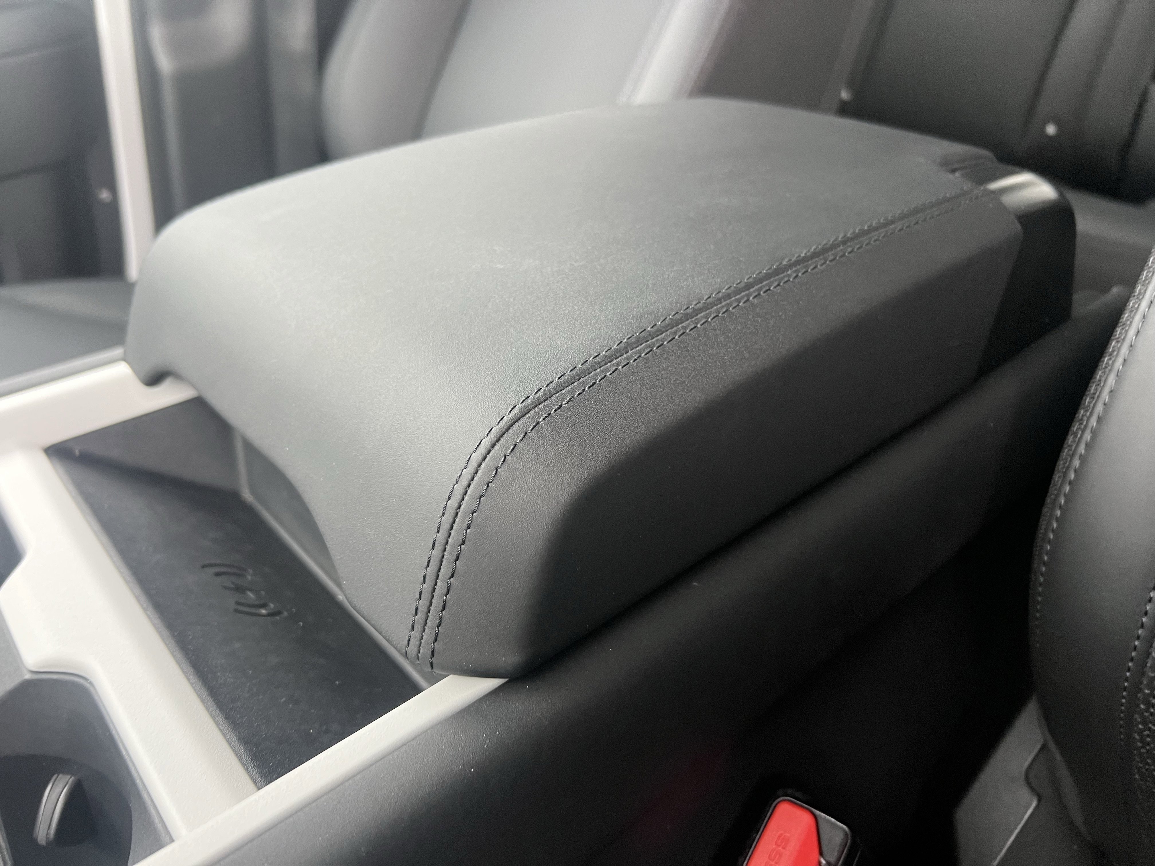 Certified 2025 Land Rover Defender 110 S image 29