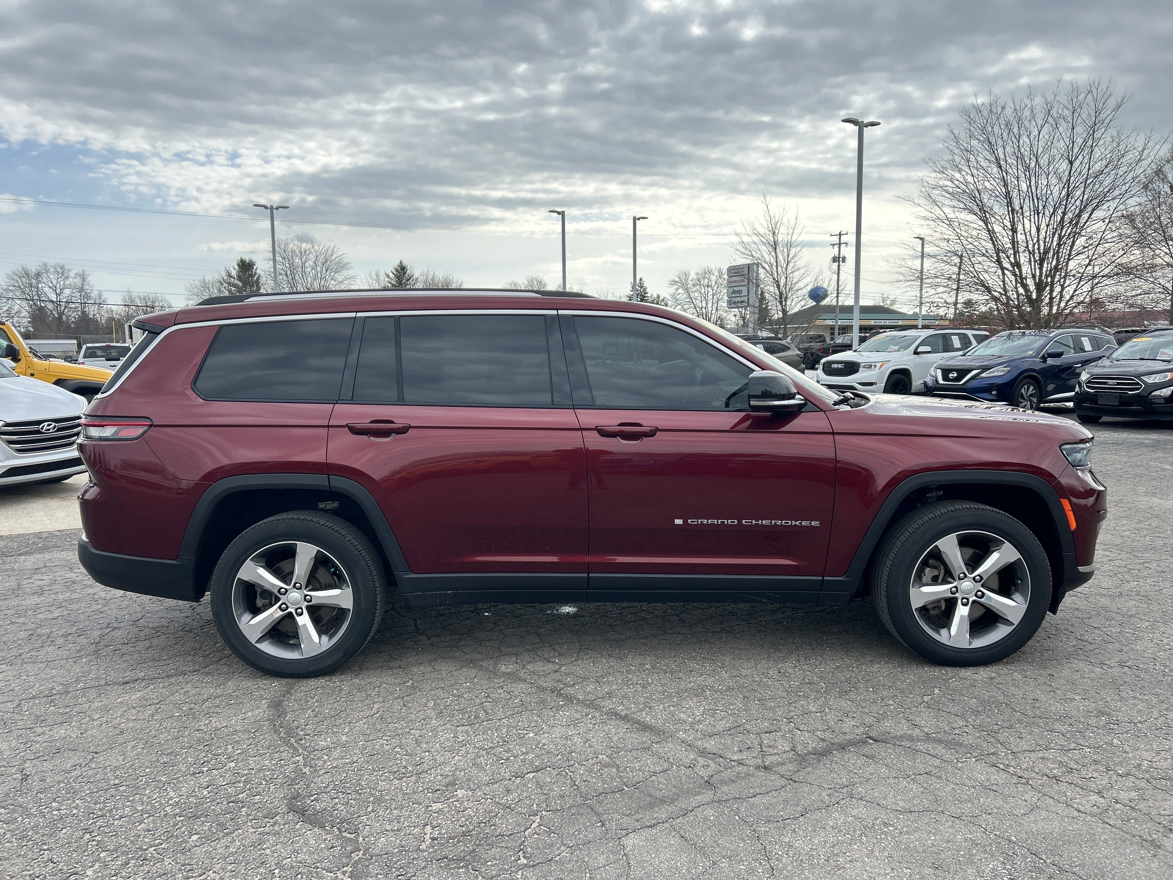 Used 2021 Jeep Grand Cherokee L Limited AWD/4WD image 2
