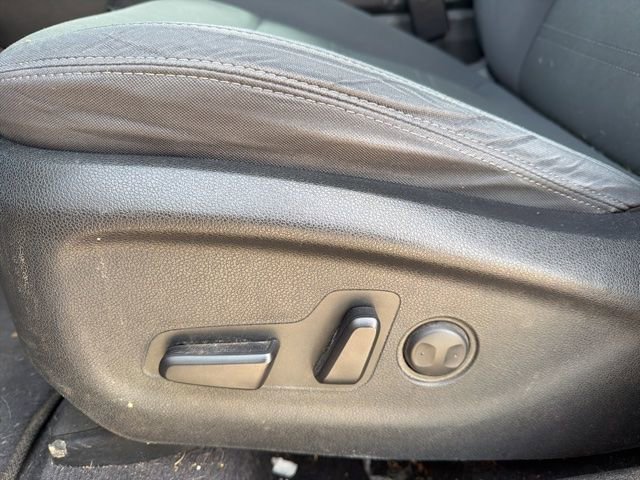 Used 2017 Kia Sorento LX w/ LX Convenience Package image 12