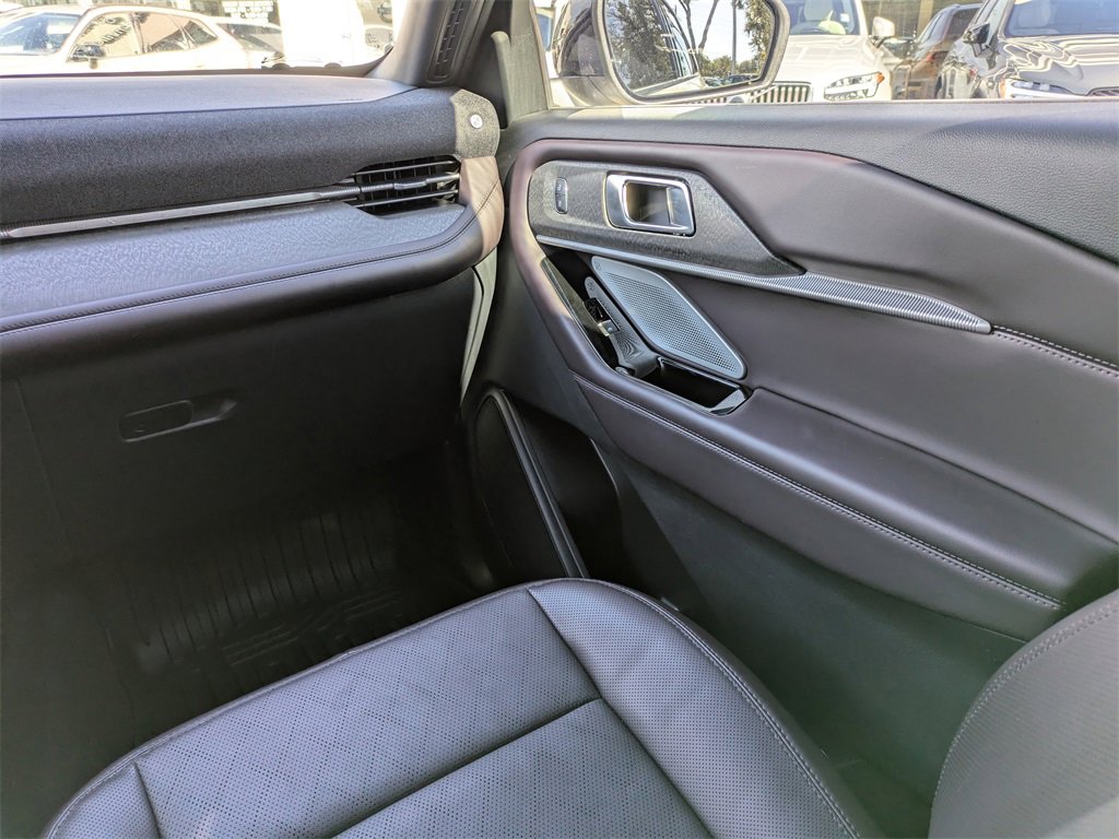 Used 2025 Ford Explorer Platinum image 23
