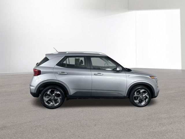 Used 2025 Hyundai Venue SEL image 41