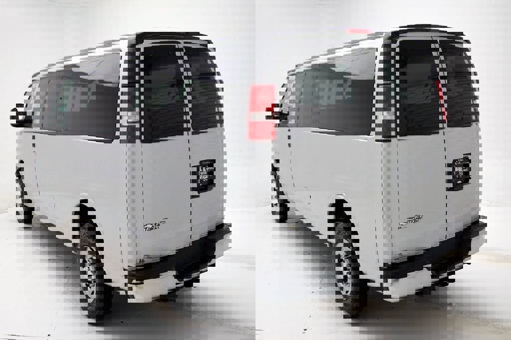 Used 2018 Chevrolet Express 3500 LT w/ LT Preferred Equipment Group image 7