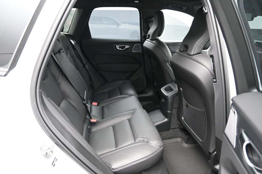 New 2026 Volvo XC60 T8 Ultra w/ Climate Package AWD/4WD image 18