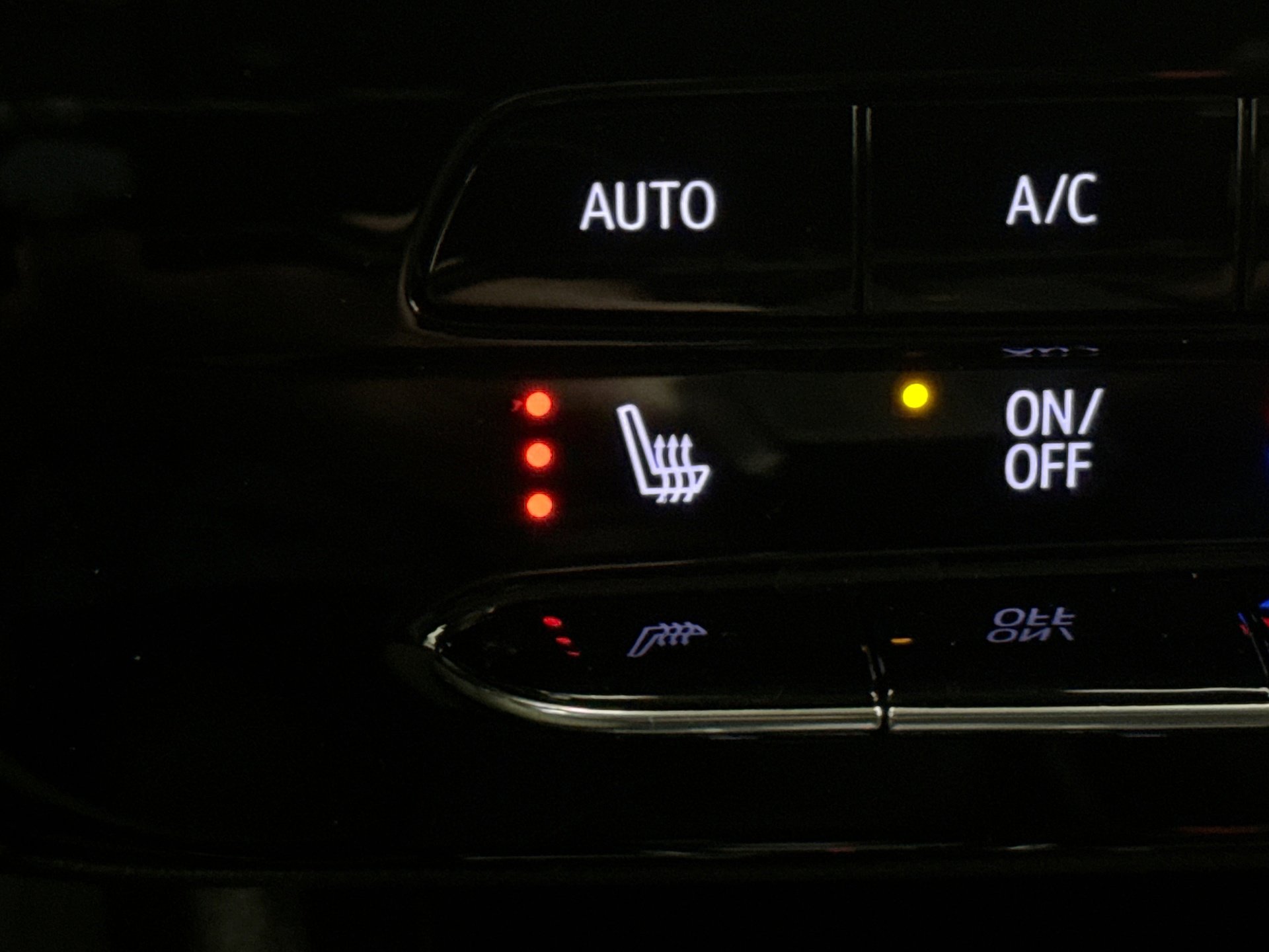 Used 2022 Chevrolet Bolt EUV LT w/ Comfort Package image 19