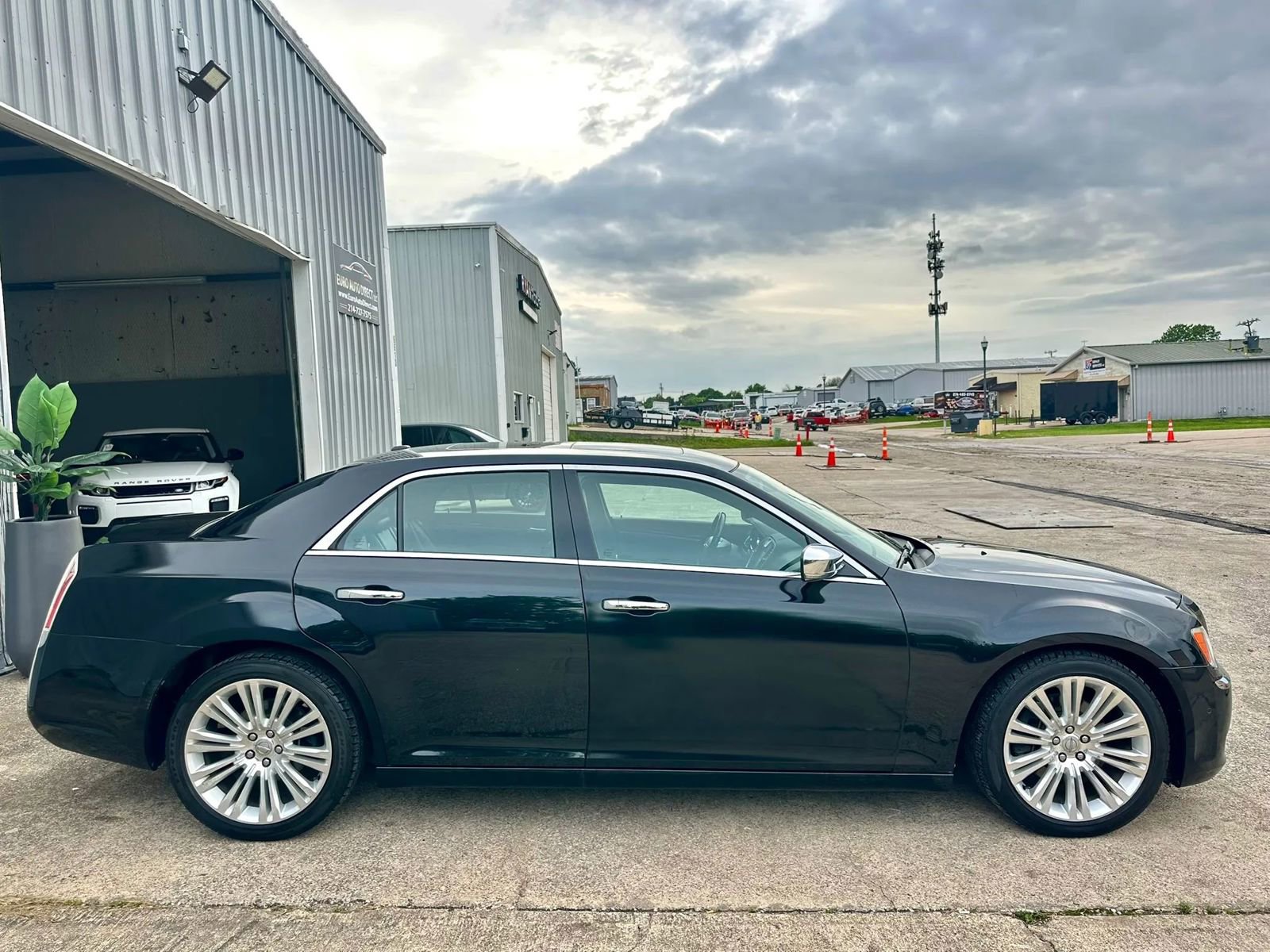 Used 2013 Chrysler 300 C w/ Harman Kardon Audio Group RWD image 8