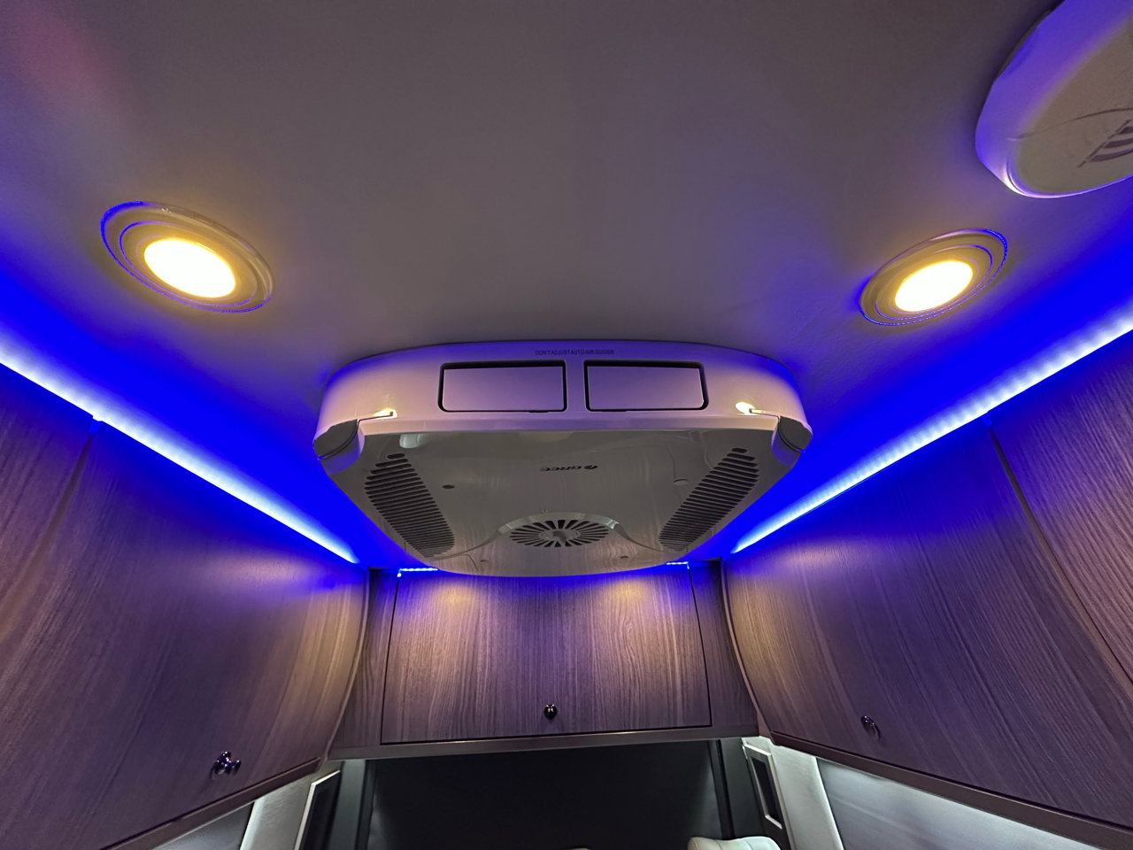 Used 2024 Mercedes-Benz Sprinter 3500 image 40