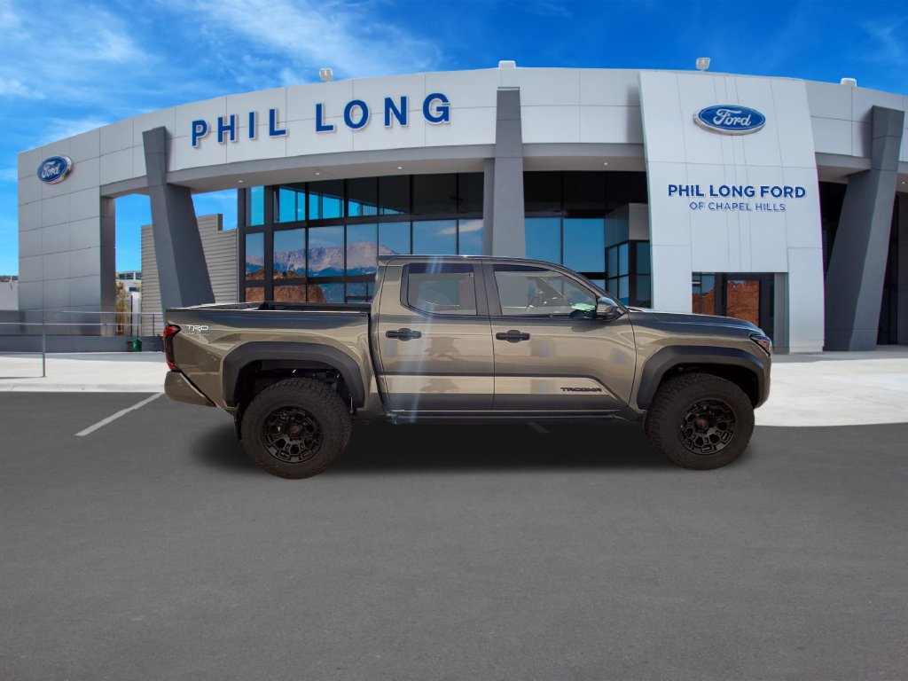 Used 2024 Toyota Tacoma TRD Off-Road w/ TRD Off Road Premium Package AWD/4WD image 7